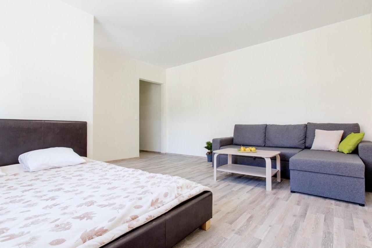 Sunny Apartment Near Bus Station Tallinn Exterior photo
